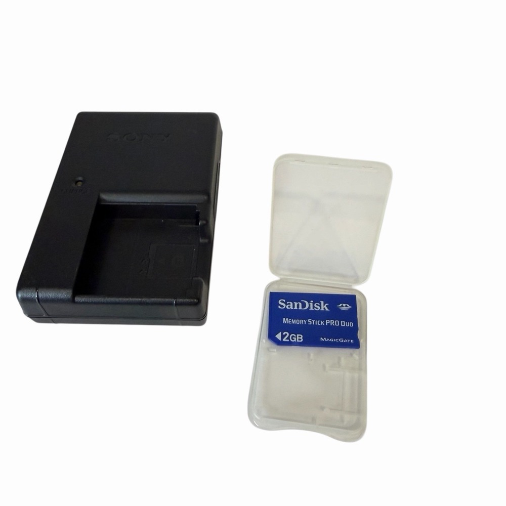 Sony Cyber-Shot DSC-W80‎ 7.2MP Digital Camera Case Charger Battery SD Card Works - Picture 4 of 12